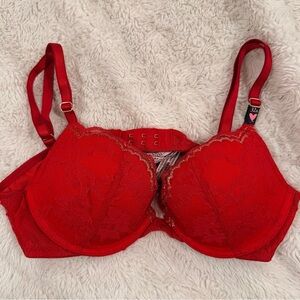 Victoria’s Secret Dream Angels Push-Up Bra – Red – New With Tags – 32A